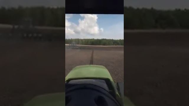Работа в поле на тракторе клаас!!! смотреть онлайн