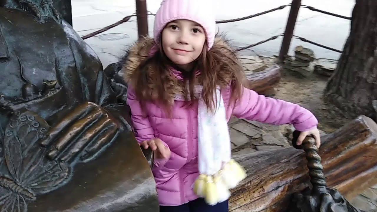 Прогулка в археологический музей. Берег моря.