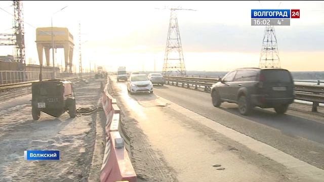 Губернатор Андрей Бочаров поставил задачу завершить ремонт моста Волжской ГЭС до конца года смотреть онлайн