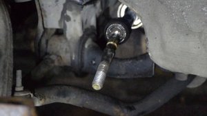 Замена рулевых наконечников и пыльников рулевых тяг на Honda Accord V (CC, CE)