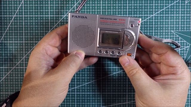 Всеволновой портативный радиоприемник Panda 6169 с часами и будильником смотреть онлайн