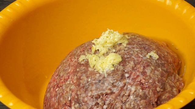 Мясные зразы с яйцом и луком