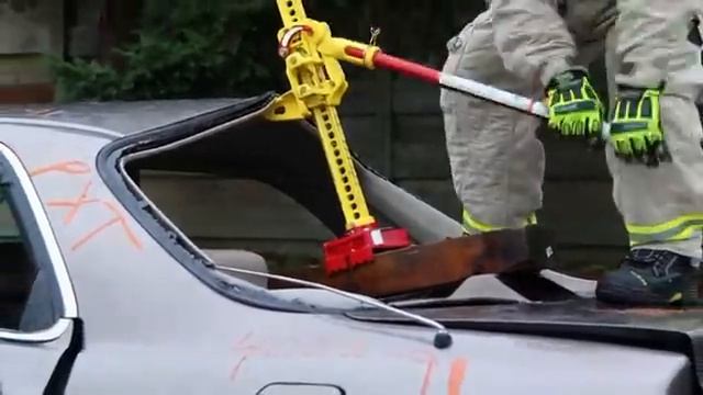 Introducing... the NEW First Responder Jack by Hi-Lift смотреть онлайн