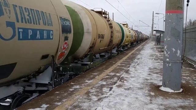 Тепловоз 2ТЭ116-1551 с грузовым поездом смотреть онлайн