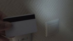 полезный ТРЮК с ключом в ГОСТИНИЦЕ - как поставить телефон на зарядку и уйти с электронным ключом