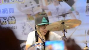 羅小白S. White - 爵士鼓 一級棒- Барабанщица-виртуоз из Тайваня.Amazing Girl Drummer