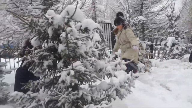 Зимняя сказка !! Обычные игры 4 подружек )) смотреть онлайн