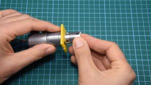 Самодельный актуатор (линейный привод) для домашней автоматизации.