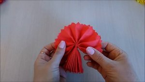 Как сделать ЦВЕТЫ ИЗ САЛФЕТОК / How to make flowers out of paper napkins.