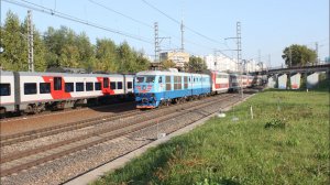 ЭС2Г-137 и ЧС6-022 с поездом Москва-Петрозаводск проследует перегон Останкино–Петровско-Разумовская.