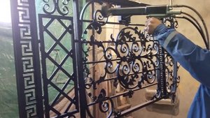 Ransburg 2 аппарат электростатической окраски металла жидкими красками в работе