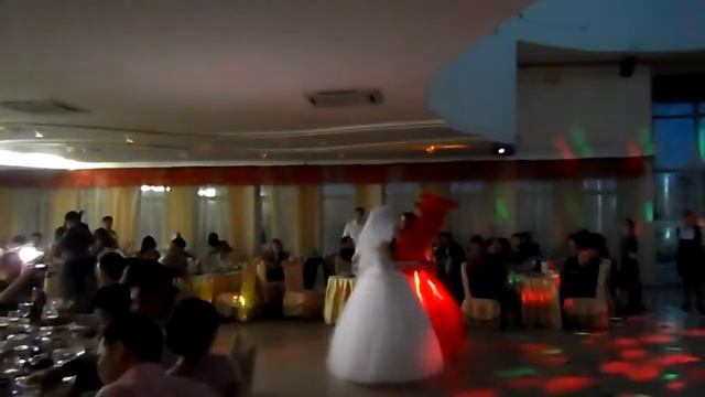 Амина. Восточный танец с веерами.  Яркие шоу-номера на праздник. Омск.