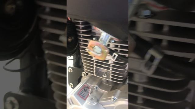 Как работает обогатитель (подсос) на Рейсер 250К, а также работа топливного крана на Китайском мото смотреть онлайн