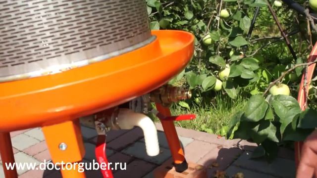 Измельчение и отжим яблок