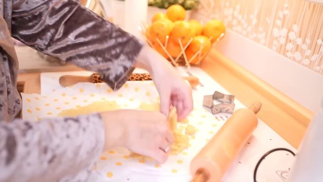 ПЕРВОЕ ВИДЕО 2024: тщательная уборка на кухне, отвечаю на ваши вопросы, красивое вкусное печенье смотреть онлайн