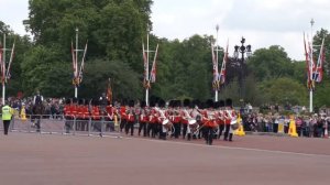 Церемония смены караула в Букингемском дворце