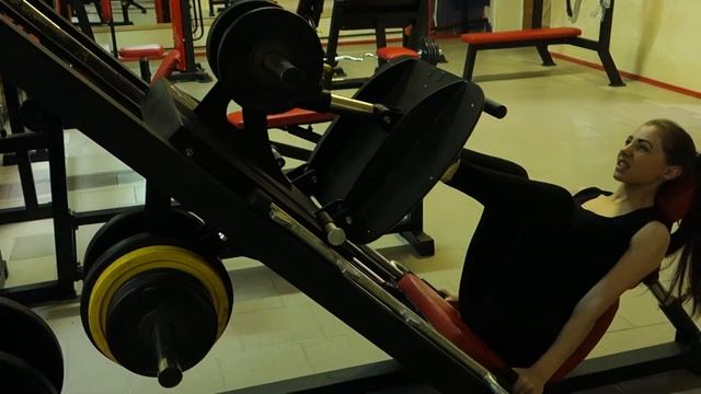 200 кг на платформе -200 kg platform strong girl смотреть онлайн