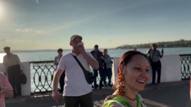 ХАРЕ КРИШНА! ХОРОВОД ВОКРУГ ПАРЫ