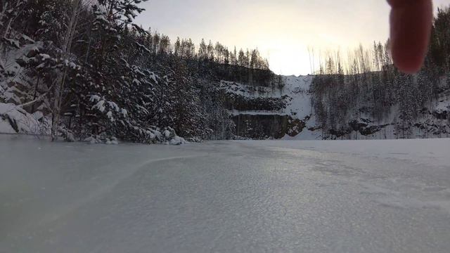 Затопленный карьер Старая Линза. Зима. Лёд. Xiaomi YI 4k смотреть онлайн