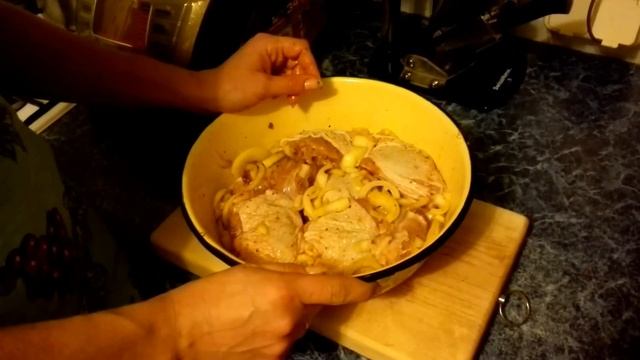 Простой рецепт - Куриные бёдрышки в мультиварке Редмонд (Redmond) смотреть онлайн