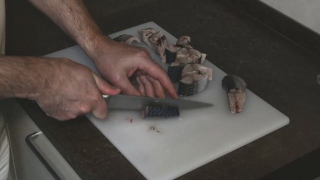 Домашний посол скумбрии. Солим скумбрию для салата Скумбрия под шубой.