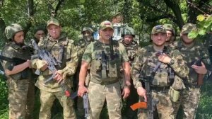 Командир штурмового отряда "Шторм Z" Алиетдин Махмудов и его бойцы на передовой Запорожского фронта