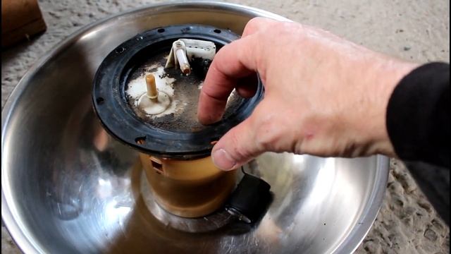 Запах бензина в салоне и течь при полном баке на Hyundai Elantra 2,0 Хендай Элантра 2002 года смотреть онлайн