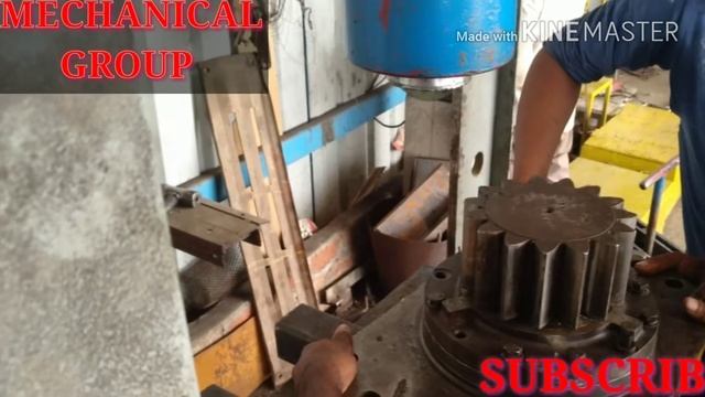 How to assembly swing motor divoice part 1 from L&T KOMATSU PC-200, By Mechanic Gyan, смотреть онлайн
