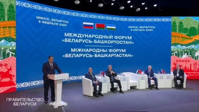 Более 400 представителей из различных сфер принимают участие в форуме