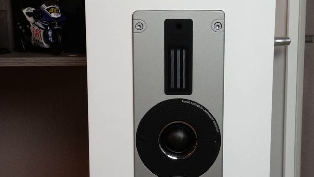 Dali Rubicon 8 Sound Test