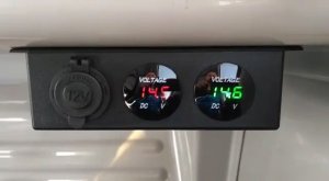 Блок контроля зарядки двух аккумуляторов в дополнение к реле контроля напряжения