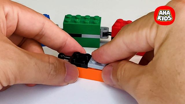 LEGO Classic 10712 Owl, Sunflower, Orangutan, Carousel, Helicopter, Robots, Duck, Heron, Windmill смотреть онлайн