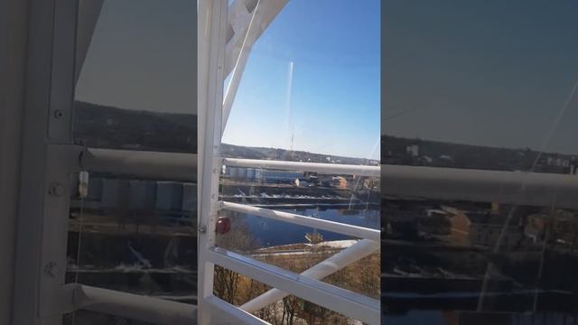 Катаюсь на колесе обозрения? смотреть онлайн