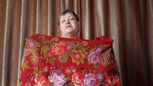 Павловопосадские платки Святочный, Филигрань, Розовый вечер.