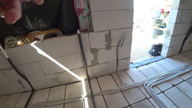 ПОЛЫ ИЗ ПЕНОБЕТОНА / СТРОИМ ДОМ САМИ смотреть онлайн