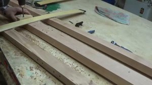 Кровать своими руками из дерева бруски и мебельный щит  Как сделать Мебель своими руками.