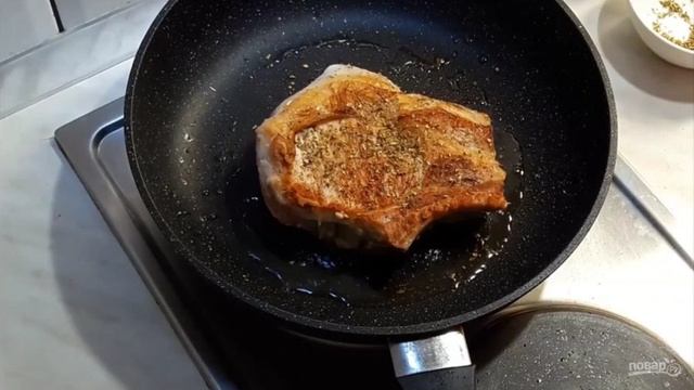 Мясо, фаршированное грушей и горгонзолой