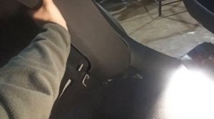 Как снять задний подлокотник сидения на Volkswagen Golf VI/How to remove the rear armrest VW Jetta