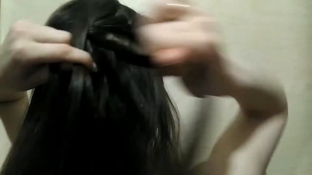 Waterfall braid on yourself. Коса-водопад на себе. смотреть онлайн
