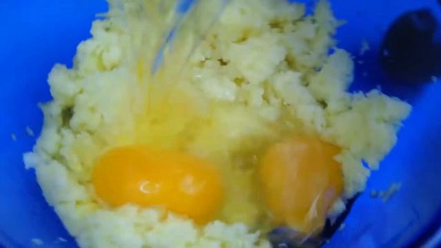 Картофельные вафли с салатом