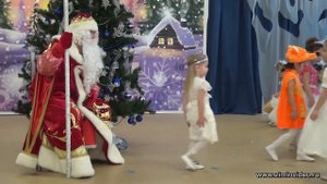 Новый год  Дети читают стихи The children read poems New year Дед Мороз Santa Claus 新年 新的一年 새해가