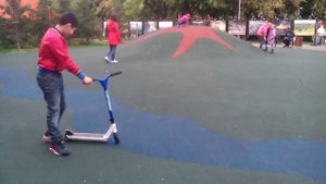 Как научиться делать прыжки на самокате