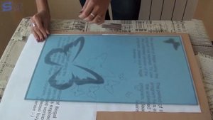 Нанесение пленки на стекло. Техника - Рисунок «на прорезь». Видеоурок