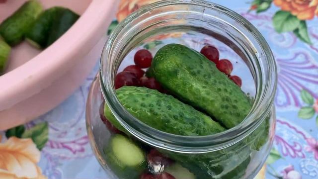 НОВЫЙ РЕЦЕПТ!!!МАРИНОВАННЫЕ ОГУРЦЫ С ДУБОВЫМИ ЛИСТЬЯМИ И КРЫЖОВНИКОМ НА ЗИМУ!!!