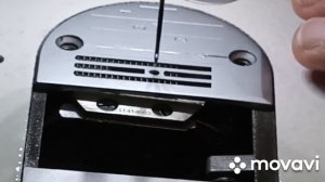 Стук рычага заднего хода (реверса) из-за настройки швейной машины на лёгкие и средние ткани.