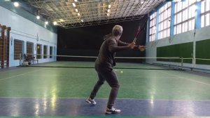 удар справа баланс как держать