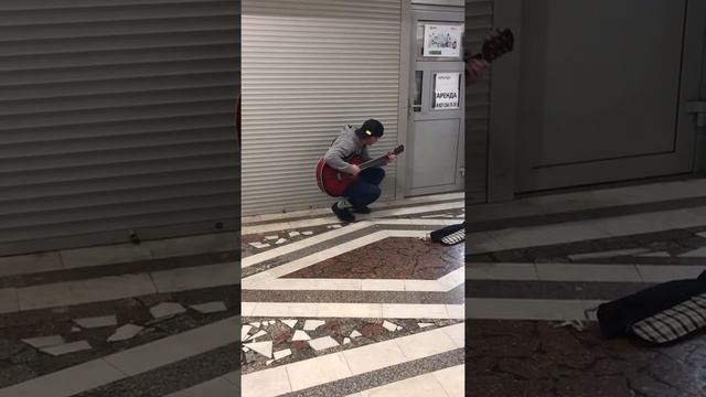 Пропаганда - Белым Мелом На Гитаре в Переходе #cover #guitar #гитараснуля #гитара #музыка смотреть онлайн