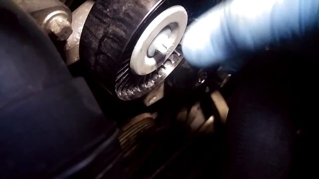 Mercedes Benz C230 (M271) Tensioner Pulley Replacement смотреть онлайн
