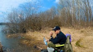 Два карася сразу|Нестандартный фидер|Ловля карася весной на фидер в Бурцево, Бурцевский пруд#карась