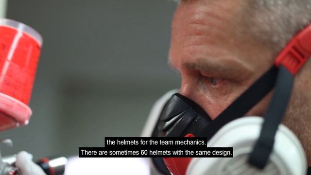 Painting Formula 1 helmets with the SATAminijet 4400 B смотреть онлайн